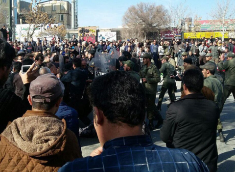 Dollar bahalaşdı, Tehran ayağa qalxdı