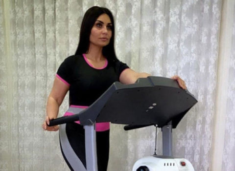 Makasinlə qaçış aparatına çıxan Şəbnəm o qədər fotoşop etdi ki, divar əyildi – FOTO