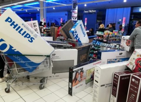 Televizorlar 60 manata satışa çıxarıldı – Mağazada çaşqınlıq yaşandı
