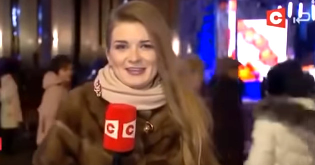 Jurnalist qız canlı efirə sərxoş çıxdı – Video Jurnalist qız canlı efirə sərxoş çıxdı – Video