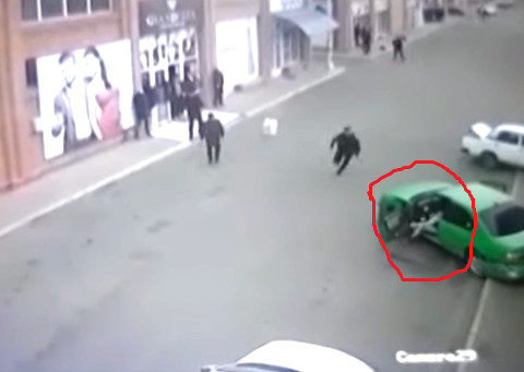 Gəncədə polislə qarşıdurmanın görüntüləri yayımlandı – VİDEO