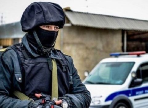 SON DƏQİQƏ! Gəncədə silahlı şəxslərlə polis arasında atışma: Yaralı var