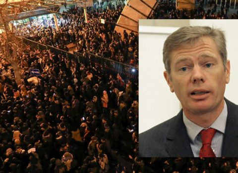 Britaniya səfiri İrandan biabırcasına qovuldu