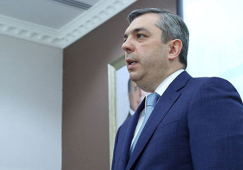 Samir Nuriyev iclasda icra başçısını tənqid etdi – FOTO
