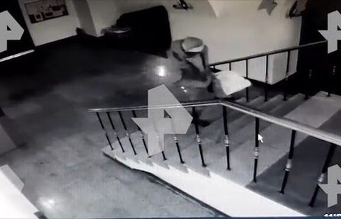 Şaxta baba kilsədən oğurluq etdi