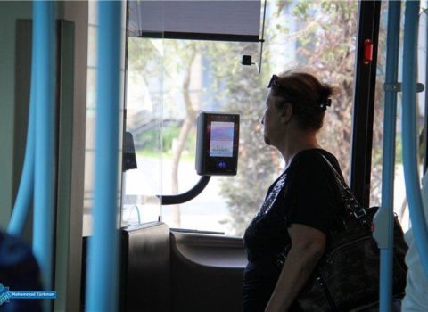 Daha bir marşrut avtobusu kart sisteminə keçdi