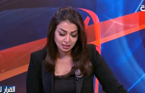 Aparıcı canlı yayımda qardaşının ölüm xəbərini aldı – VİDEO