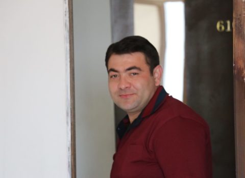 Daha bir telejurnalist deputat seçkilərinə qatıldı