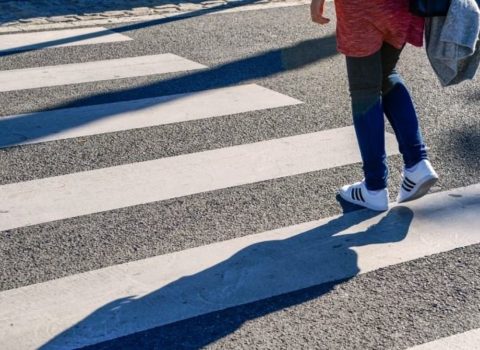 Bakıda 12 yaşlı yeniyetməni avtomobil vuraraq komaya saldı