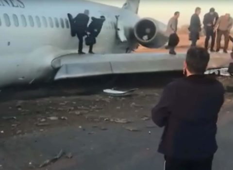 İranda sərnişin təyyarəsi qəzaya düşdü – VİDEO