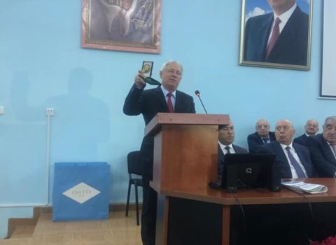 Görkəmli alim Vaqif Şadlinskini “Vətən övladı” ordeni ilə təltif edildi – FOTOLAR