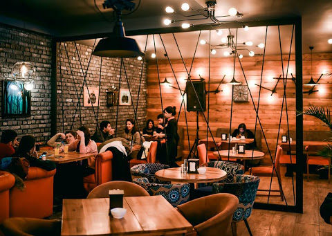 Karantini pozan restoran aşkarlandı: İşçi və müştərilər cərimələndi