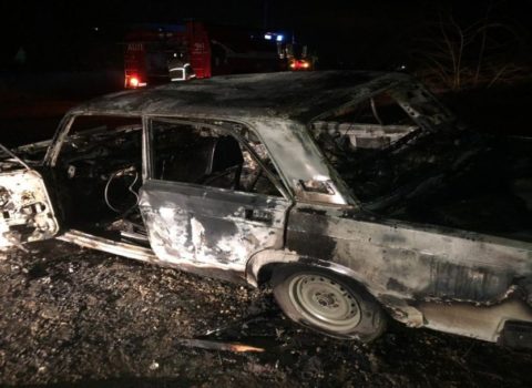 Yeni il gecəsi iki minik avtomobili yandı