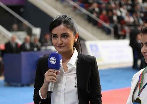 Azərbaycanda ilk dəfə: Qadın şərhçi futbol matçını apardı