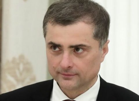 Putin Vladislav Surkovu prezidentin köməkçisi vəzifəsindən azad etdi