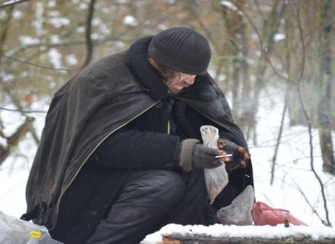 Soyuqda çöldə qalan kimsə görsəniz bu nömrələrə ZƏNG EDİN