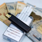 DİQQƏT: Britaniya modeli GÜNDƏMDƏ – Bu şəxslərə siqaret satışı ömürlük qadağan edilə bilər