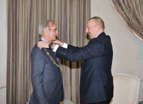 Prezident Polad Bülbüloğluna “Heydər Əliyev” ordenini təqdim etdi – YENİLƏNİB