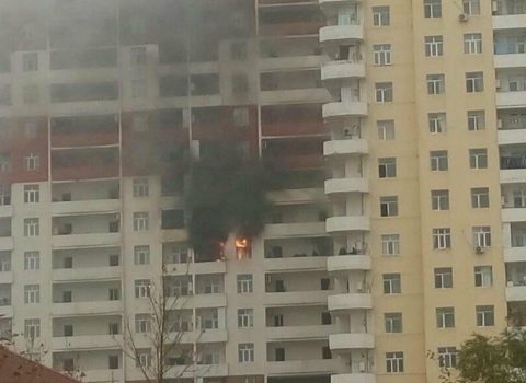 Hündürmərtəbəli binada yanğın: Nura Surinin oğlunun halı pisləşib