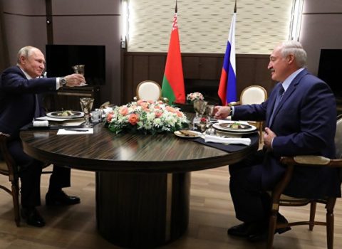 Soçidə Putin və Lukaşenko arasında danışıqlar başladı