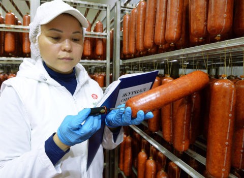 ŞOK: Mağazadan aldığı kolbasa evdə partladı