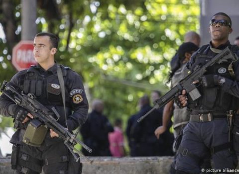 Polislər də etiraz aksiyaları keçirir – Braziliyada
