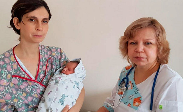 Qəhrəman ana: 33 yaşlı qadının 11-ci uşağı dünyaya gəldi Qəhrəman ana: 33 yaşlı qadının 11-ci uşağı dünyaya gəldi