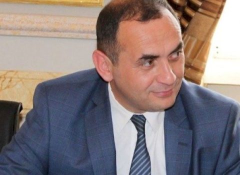 Deputat seçilən rektor istefa verəcək?