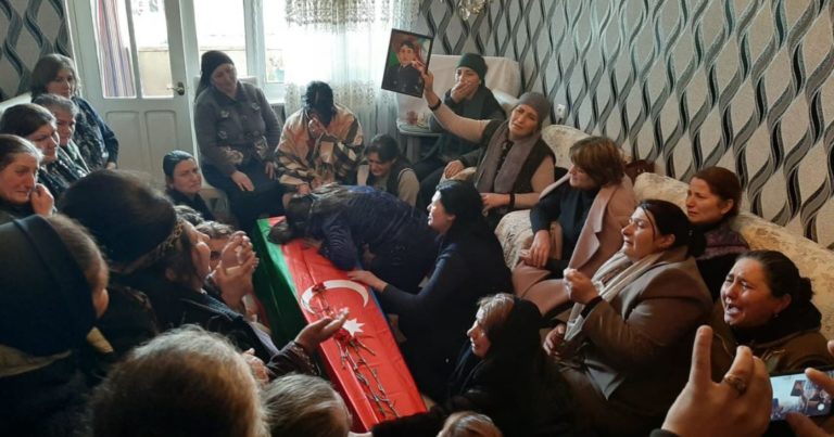 Gəncədə şəhidimizin vida mərasimi keçirilir Gəncədə şəhidimizin vida mərasimi keçirilir