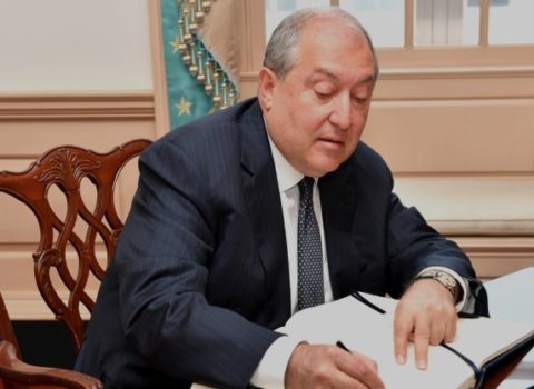 Ermənistanda prezidentlə parlament arasında MÜBAHİSƏ