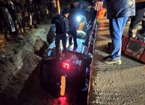 Sabiha Gökçenə gedən polislər qəzaya düşdü