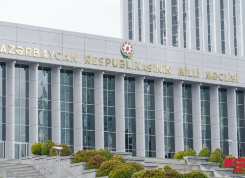 Vergi orqanlarının vəzifəli şəxslərinə məzuniyyətə çıxarkən müavinət ödəniləcək