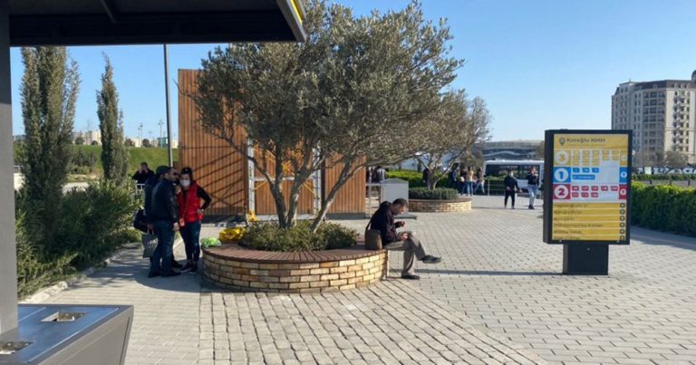 Skamyalara oturmaq qadağan edildi – Foto Skamyalara oturmaq qadağan edildi – Foto
