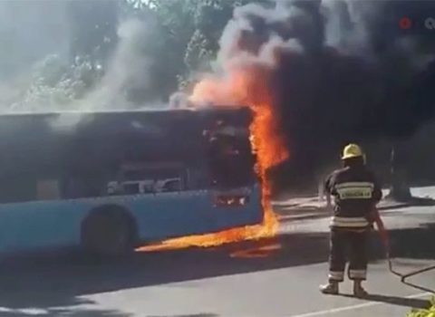 Sumqayıtda sərnişin avtobusu yandı