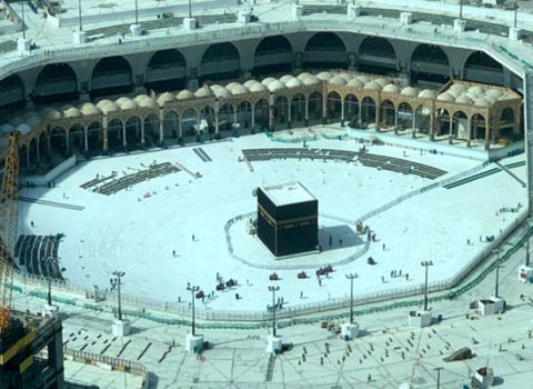 Ziyarətlər qadağan edildikdən sonra Kəbənin – Fotoları