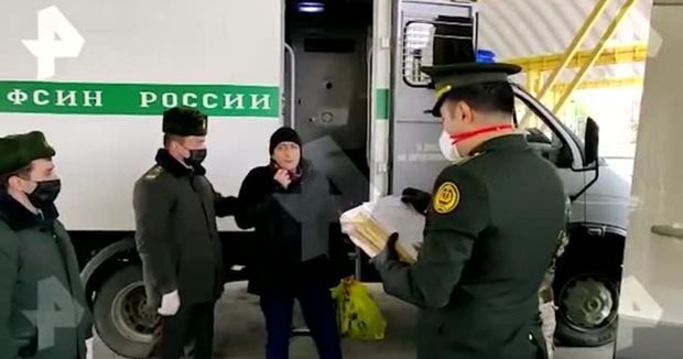 Rusiya axtarışda olan cinayətkarları Azərbaycana təhvil verdi Rusiya axtarışda olan cinayətkarları Azərbaycana təhvil verdi