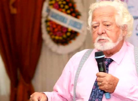 Professor: “Virusa yoluxan ilk 50 nəfəri öldürməliydik”