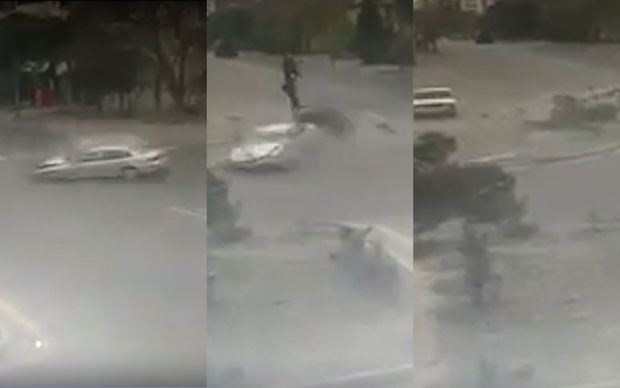 Bakıda baş verən dəhşətli qəzanın görüntüləri yayıldı – ANBAAN VİDEO Bakıda baş verən dəhşətli qəzanın görüntüləri yayıldı – ANBAAN VİDEO