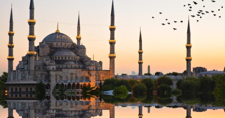 Türkiyə yenə komendant saatı tətbiq edir Türkiyə yenə komendant saatı tətbiq edir