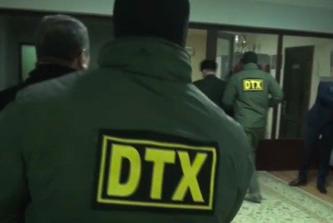 “Kim dövləti aldatmaq istəsə, qara paltarlı oğlan yanında dayanacaq”