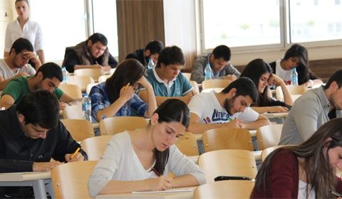 I qrup üzrə qəbul imtahanı keçirildi – 5 nəfərdə mobil telefon aşkarlandı