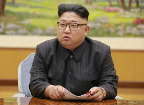 Kim Çen In BMT-nin koronavirusa qarşı vaksinlərindən imtina etdi