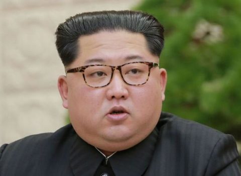 “Kim Çen In hər kəsi barmağına dolayıb” – JURNALİST