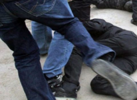 Oğuzda qohumlar arasında davada 2 nəfər xəsarət aldı