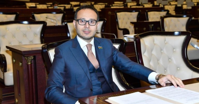 Deputatdan Milli Məclisdəki yer davası ilə bağlı AÇIQLAMA Deputatdan Milli Məclisdəki yer davası ilə bağlı AÇIQLAMA