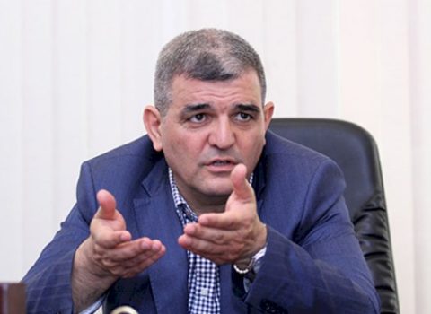 “Müğənnilər 10-15 axmağı soyurlar” – Fazil Mustafa