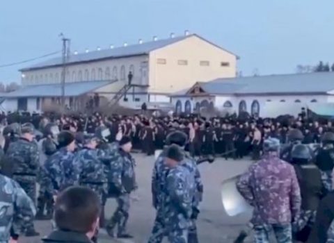 Rusiyada həbsxanada baş verən qiyamın gizlinləri –   “Oğru dünyası” ayaqda