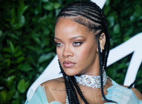 Rihannayla evlənmək istəyən pərəstişkarı saxlanıldı – FOTO