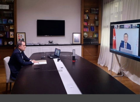 Ceyhun Bayramov uşaqları təbrik etdi