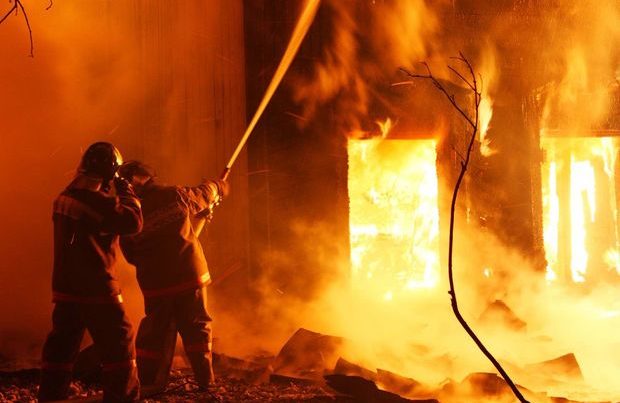 Moskvada səfirin iqamətgahı yandı – VİDEO